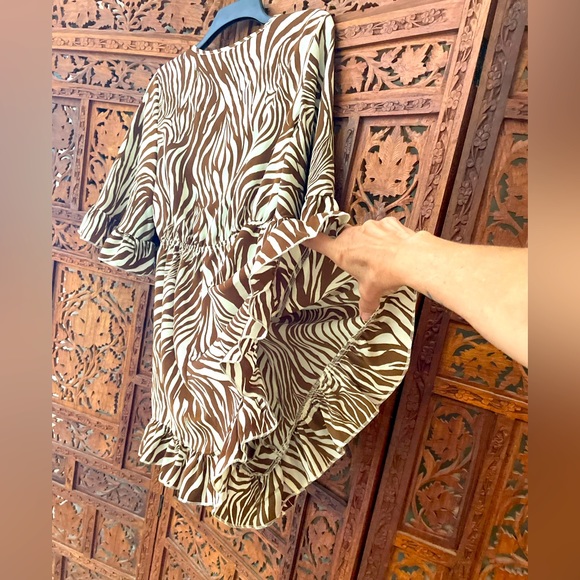 Zebra print romper open w knot tie classy dressy brown off-white fun sexy - Picture 8 of 16